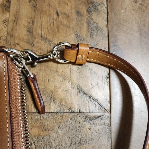 Coach 19 Wristlet Tan Leather Butterfly Applique Studded Bag F59076 - Picture 8 of 11